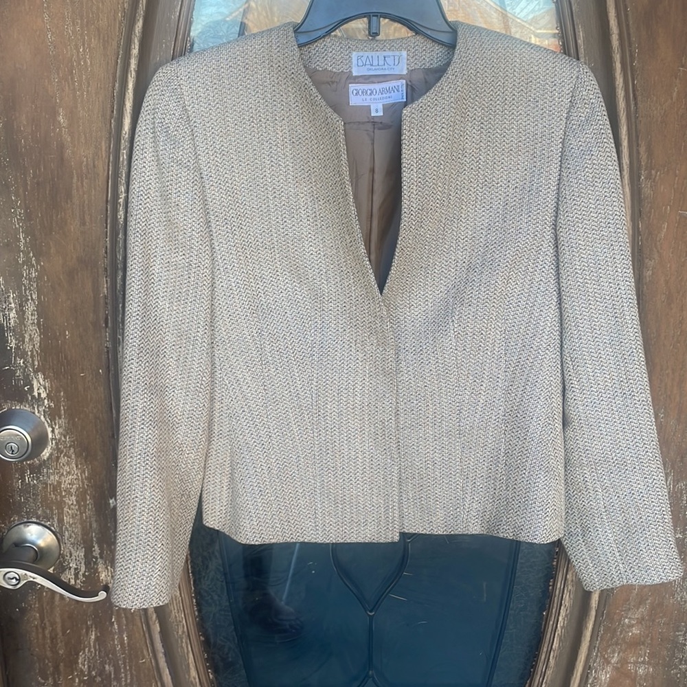 - Giorgio Armani Linen Blend Blazer! Size 8